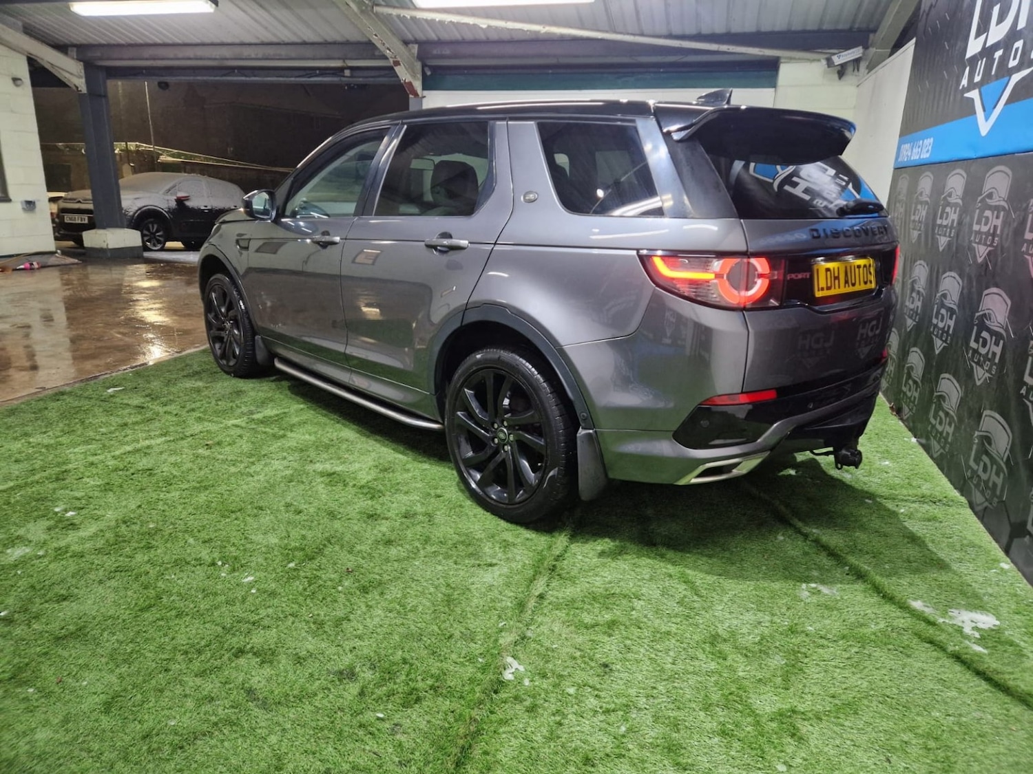 Used Land Rover Discovery Sport 2017 for sale - 77148193: Photo 3