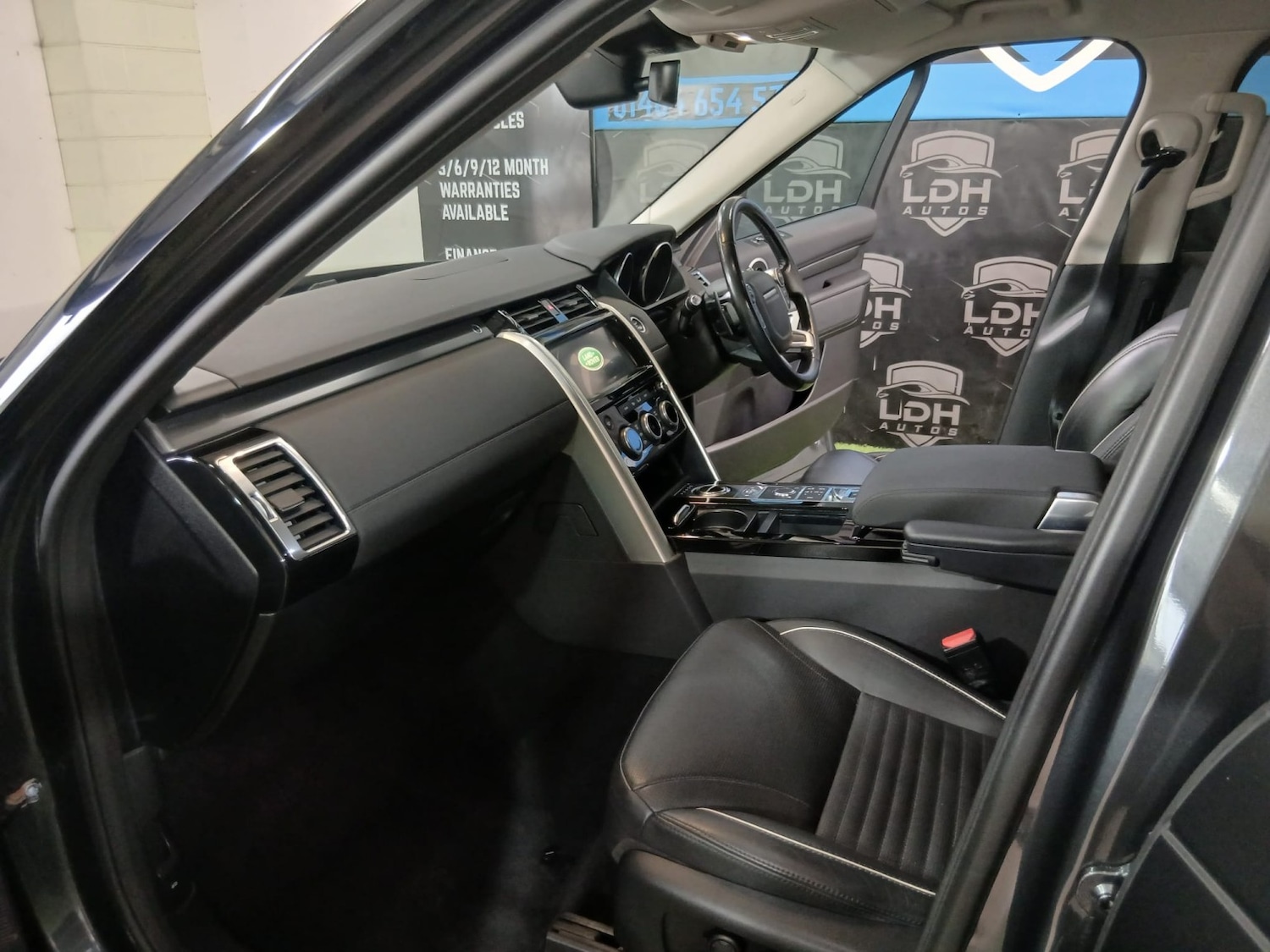 Used Land Rover Discovery 2017 for sale - 77822272: Photo 10