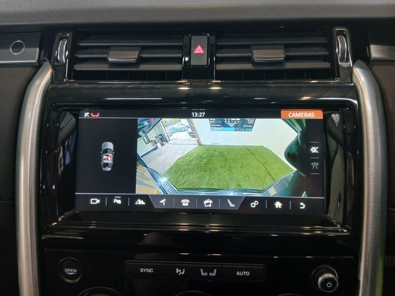 Used Land Rover Discovery 2017 for sale - 77822272: Photo 16