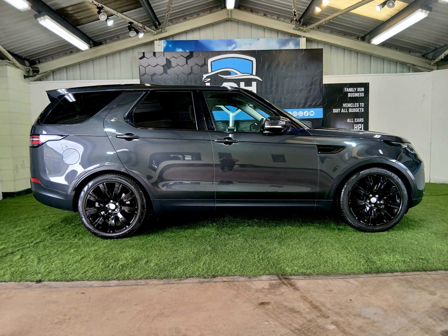 Used Land Rover Discovery 2017 for sale - 77822272: Photo 4