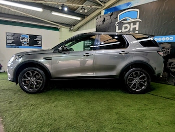 Used Land Rover Discovery Sport 2018 for sale - 78938215: Photo