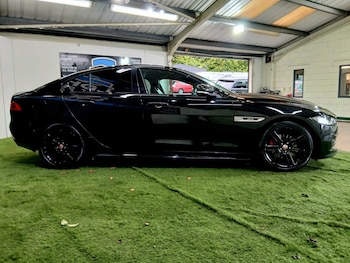 Used Jaguar XE 2017 for sale - 77844970: Photo