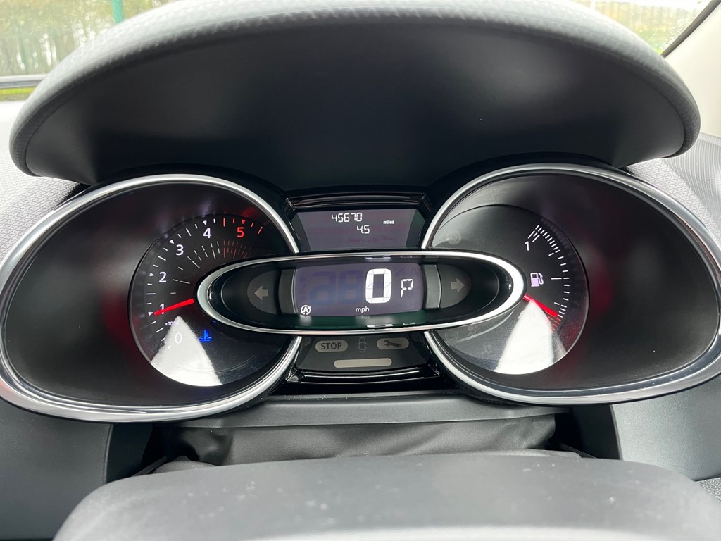 Used Renault Clio 2017 for sale - 76452451: Photo 29