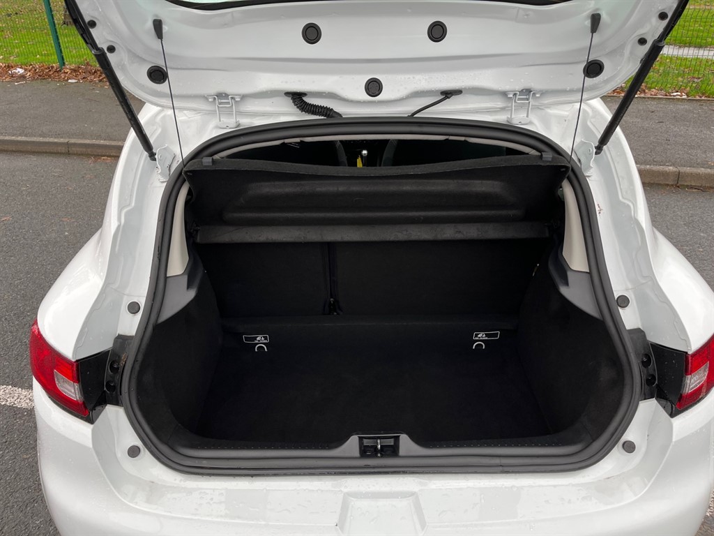 Used Renault Clio 2018 for sale - 76544648: Photo 11