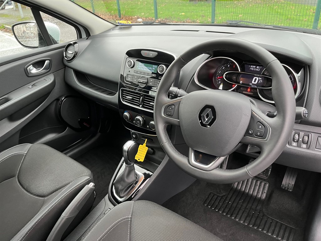 Used Renault Clio 2018 for sale - 76544648: Photo 12