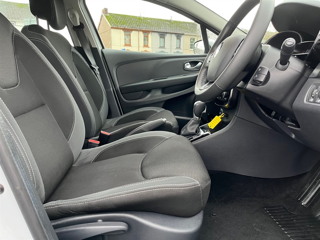Used Renault Clio 2018 for sale - 76544648: Photo 13
