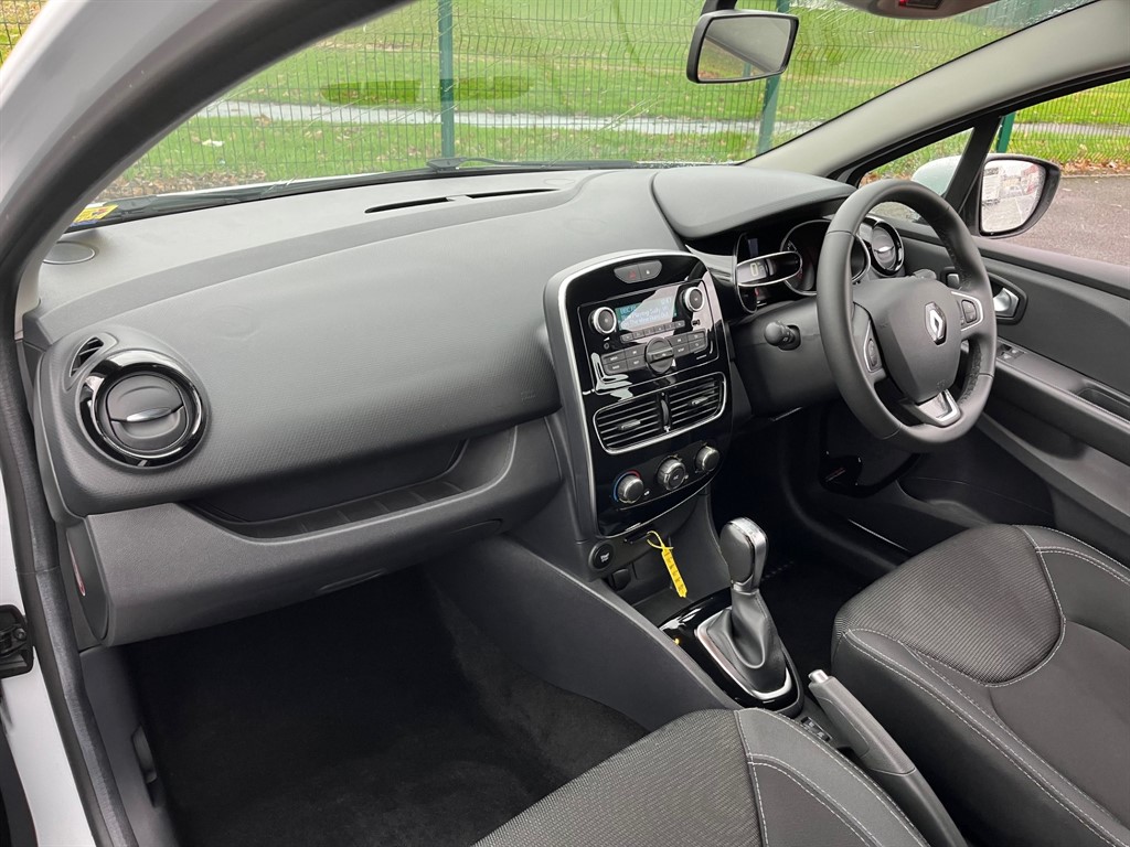 Used Renault Clio 2018 for sale - 76544648: Photo 15