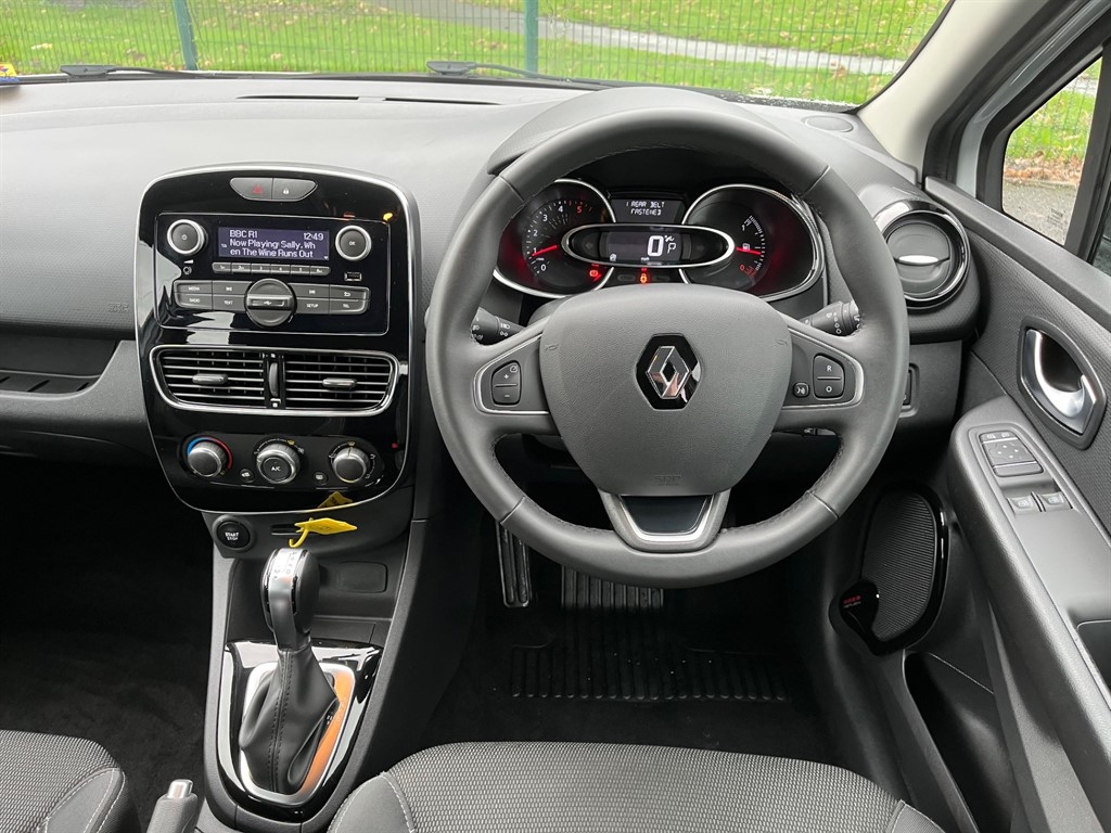 Used Renault Clio 2018 for sale - 76544648: Photo 30