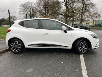Used Renault Clio 2018 for sale - 76544648: Photo