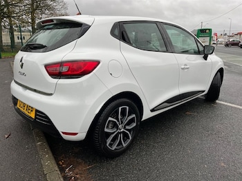 Used Renault Clio 2018 for sale - 76544648: Photo