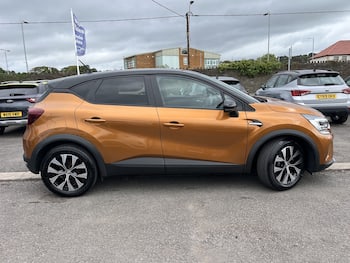 Used Renault Captur 2021 for sale - 79761960: Photo