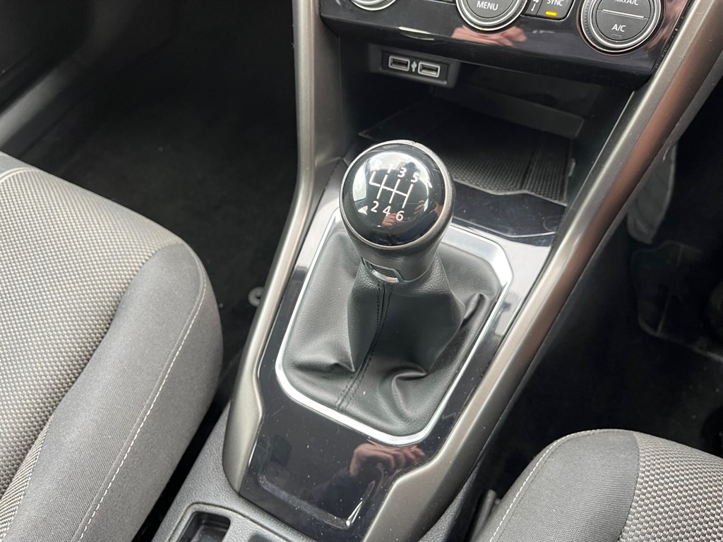 Used Volkswagen T-Roc 2018 for sale - 76229525: Photo 24