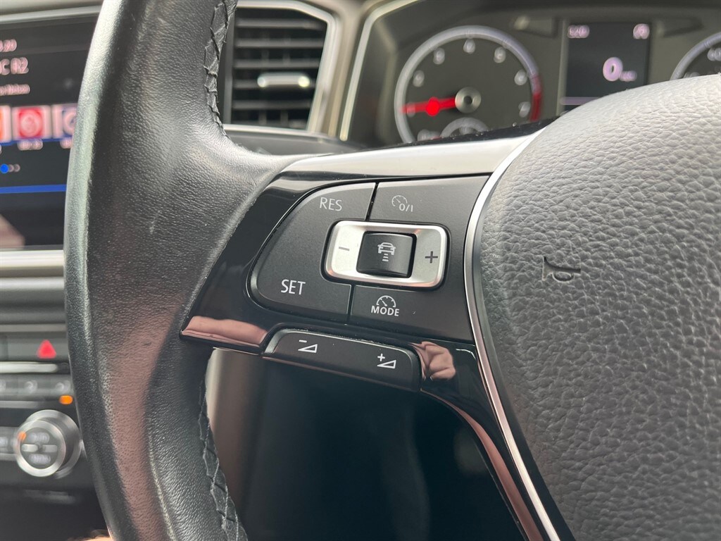 Used Volkswagen T-Roc 2018 for sale - 76229525: Photo 25