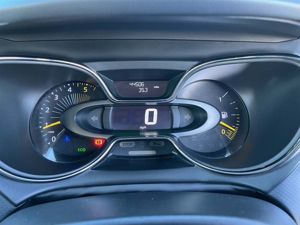 Used Renault Captur 2015 for sale - 76933382: Photo 29