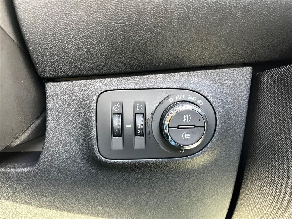 Used Vauxhall Corsa 2016 for sale - 77367342: Photo 28