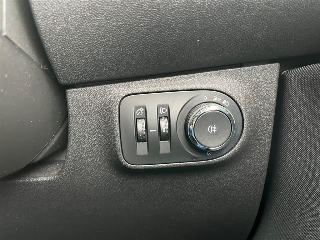 Used Vauxhall Corsa 2017 for sale - 76908237: Photo 28