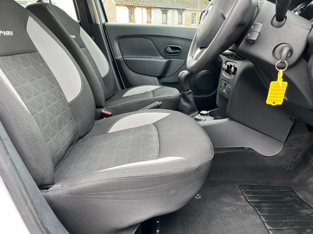 Used Dacia Sandero Stepway 2015 for sale - 77462104: Photo 15