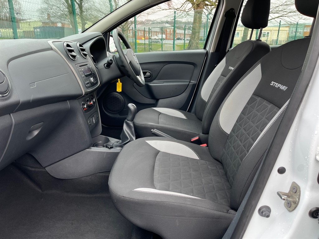 Used Dacia Sandero Stepway 2015 for sale - 77462104: Photo 16