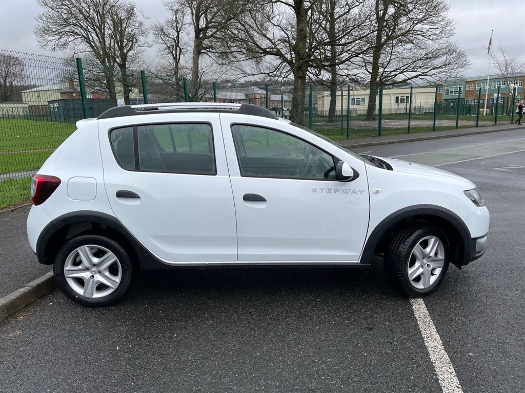 Used Dacia Sandero Stepway 2015 for sale - 77462104: Photo 3