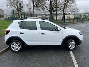 Used Dacia Sandero Stepway 2015 for sale - 77462104: Photo