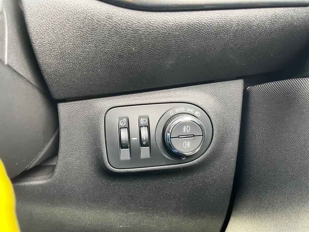 Used Vauxhall Corsa 2015 for sale - 77170764: Photo 28