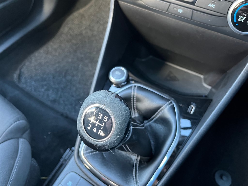 Used Ford Fiesta 2017 for sale - 76532376: Photo 24