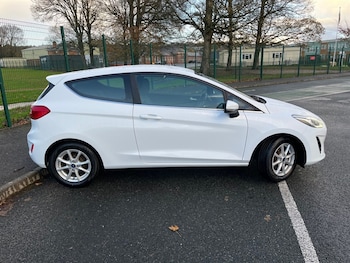 Used Ford Fiesta 2017 for sale - 76532376: Photo
