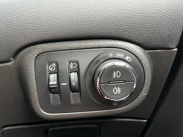 Used Vauxhall Zafira 2017 for sale - 76302560: Photo 28