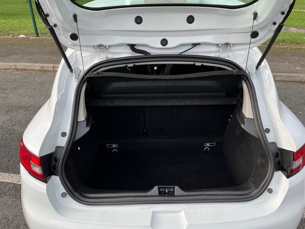 Used Renault Clio 2016 for sale - 77420672: Photo 11