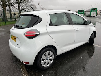 Used Renault Zoe 2020 for sale - 77679106: Photo