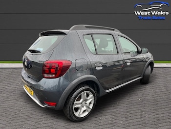 Used Dacia Sandero Stepway 2017 for sale - 78643983: Photo