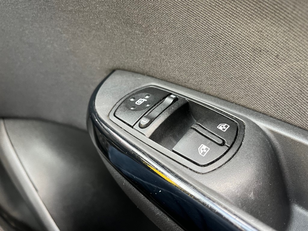 Used Vauxhall Corsa 2016 for sale - 78117035: Photo 27