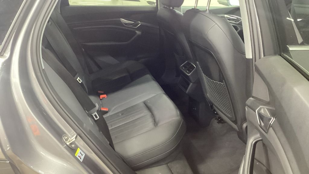 Used Audi e-tron 2022 for sale - 78017525: Photo 8