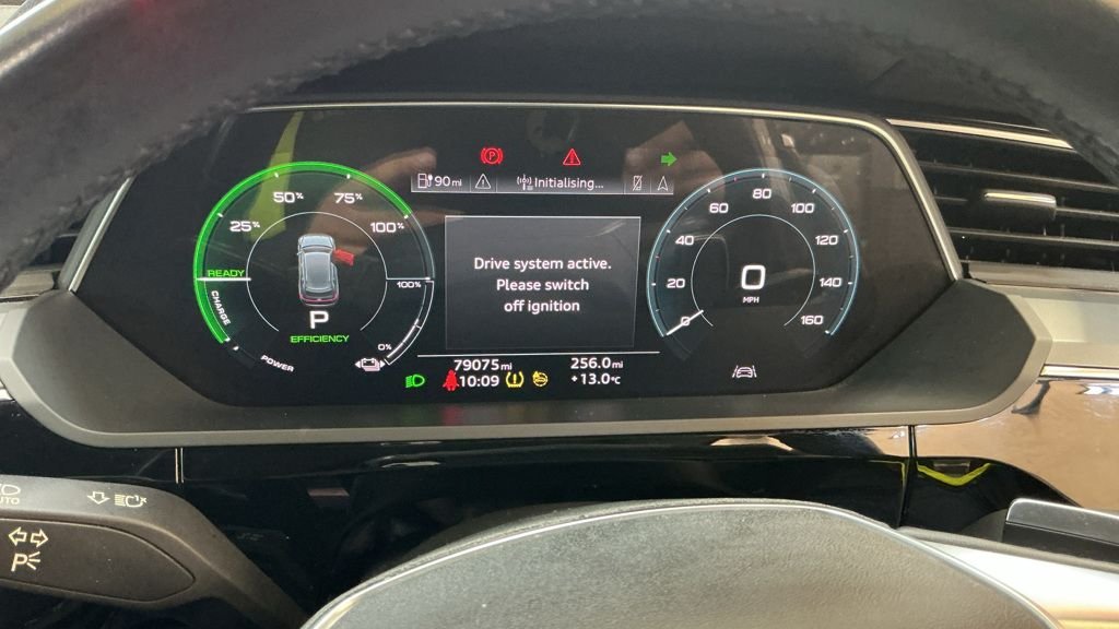 Used Audi e-tron 2021 for sale - 76642635: Photo 10