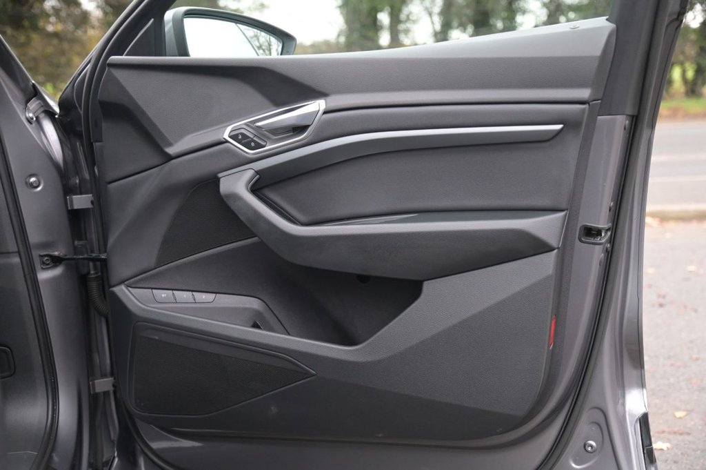 Used Audi e-tron 2021 for sale - 76642635: Photo 25