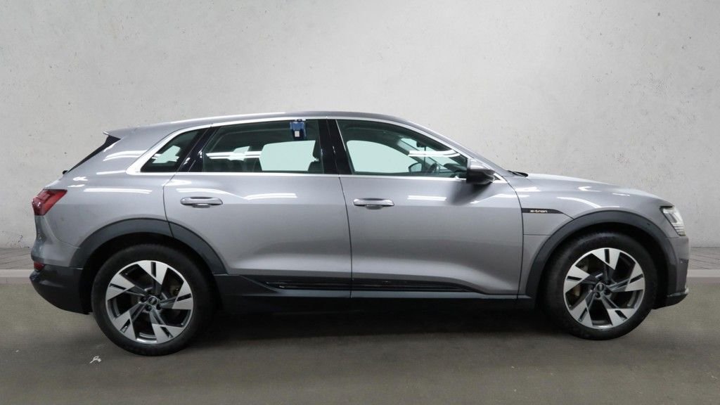 Used Audi e-tron 2021 for sale - 76642635: Photo 5
