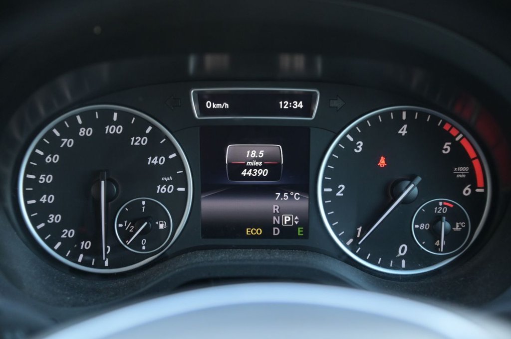 Used Mercedes-Benz A-Class 2014 for sale - 76768042: Photo 5