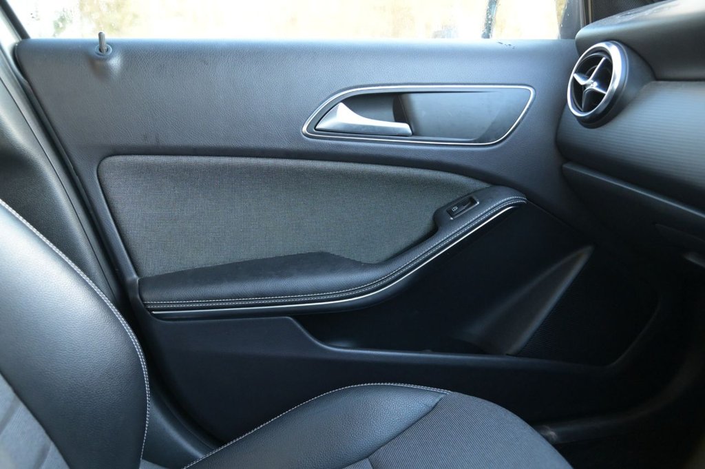 Used Mercedes-Benz A-Class 2014 for sale - 76768042: Photo 9