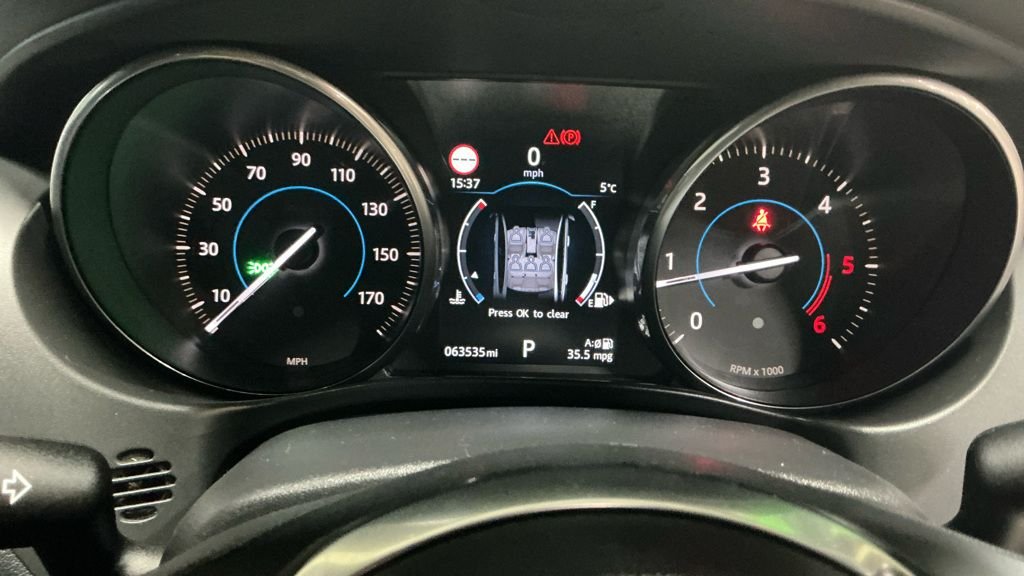 Used Jaguar XE 2017 for sale - 76632250: Photo 10