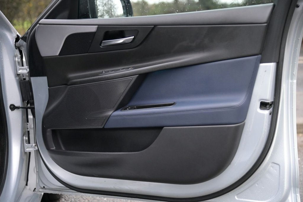 Used Jaguar XE 2017 for sale - 76632250: Photo 26