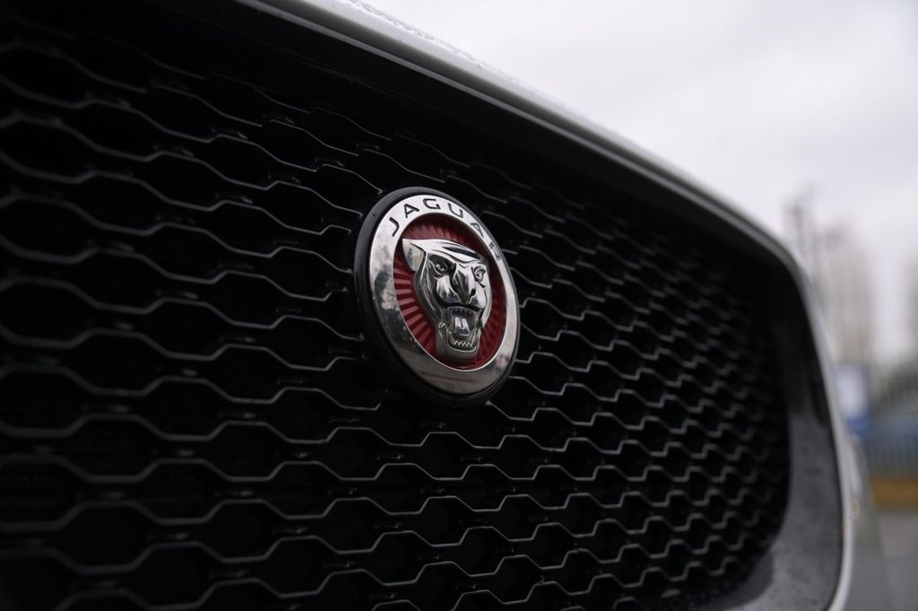 Used Jaguar XE 2017 for sale - 76632250: Photo 33