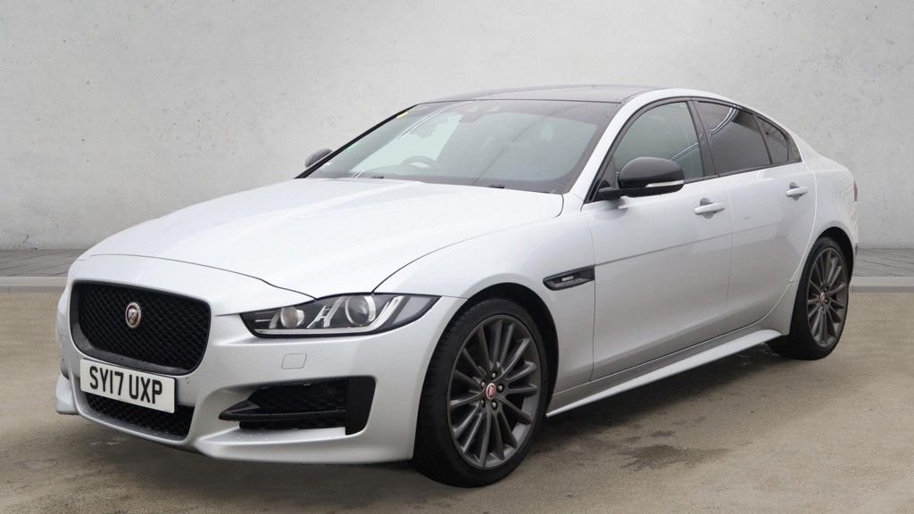 Used Jaguar XE 2017 for sale - 76632250: Photo 4
