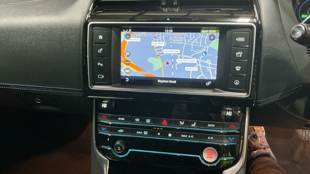 Used Jaguar XE 2017 for sale - 76632250: Photo 9