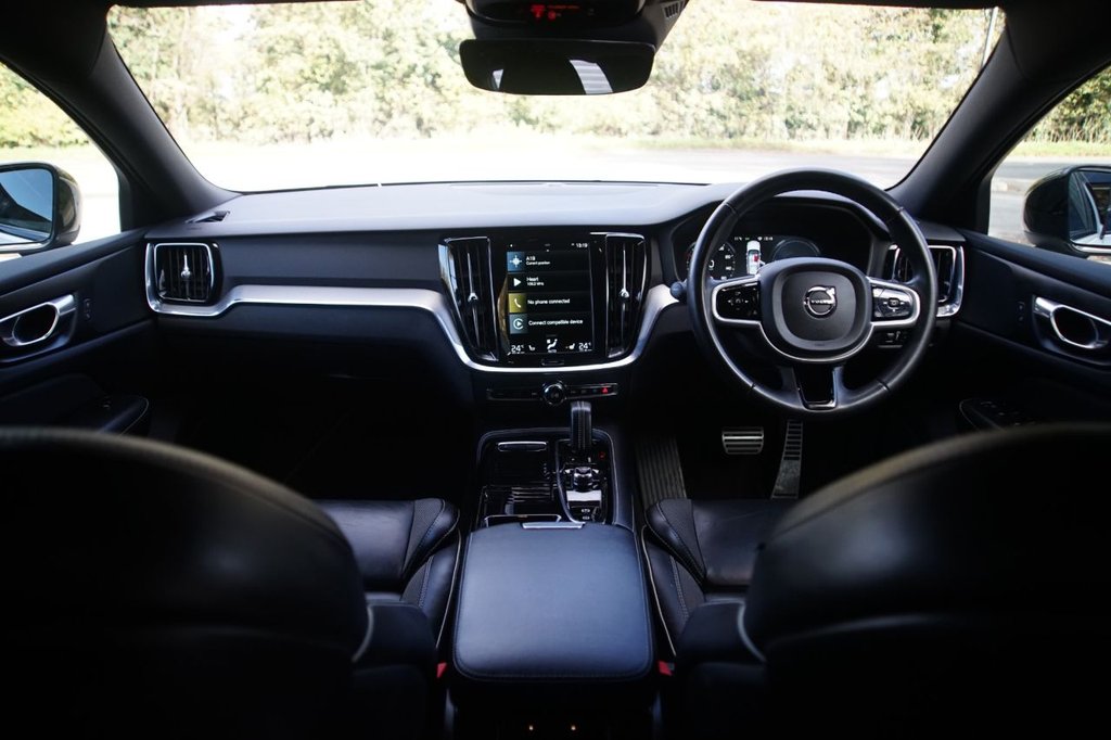 Used Volvo V60 2021 for sale - 76654738: Photo 3