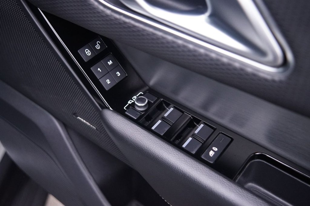 Used Land Rover Range Rover Velar 2019 for sale - 76582102: Photo 26