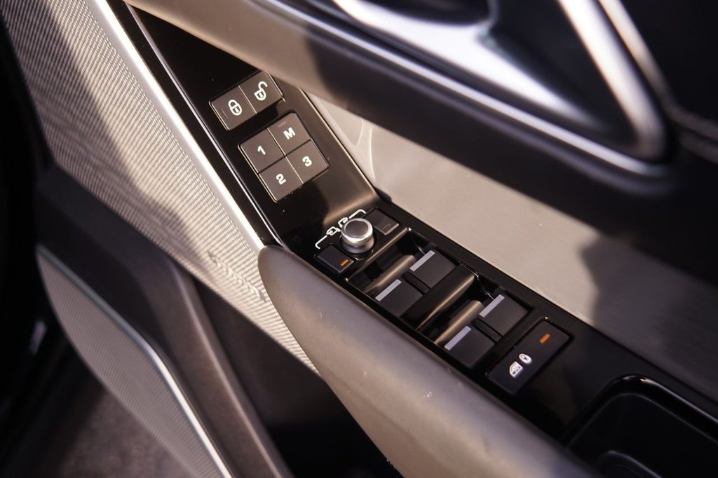 Used Land Rover Range Rover Velar 2019 for sale - 76481571: Photo 23