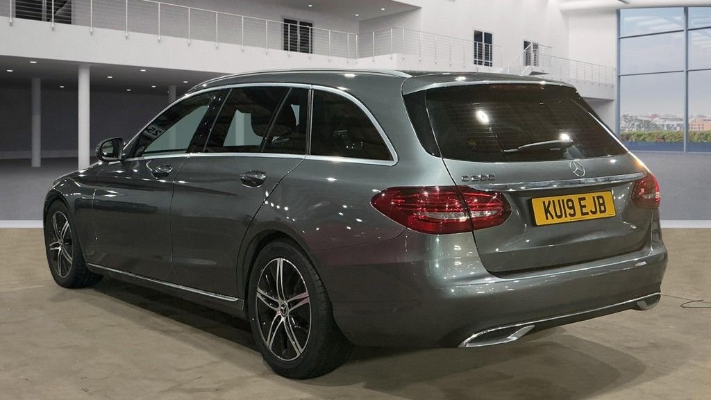 Used Mercedes-Benz C Class 2019 for sale - 77133282: Photo 3