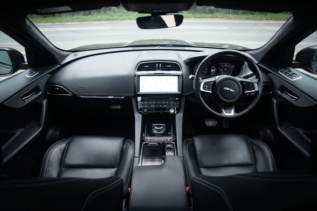 Used Jaguar F-Pace 2020 for sale - 76028896: Photo 16