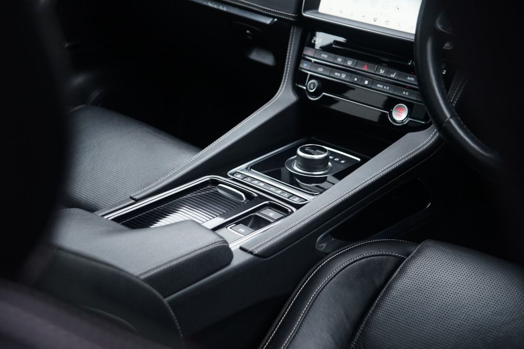 Used Jaguar F-Pace 2020 for sale - 76028896: Photo 22