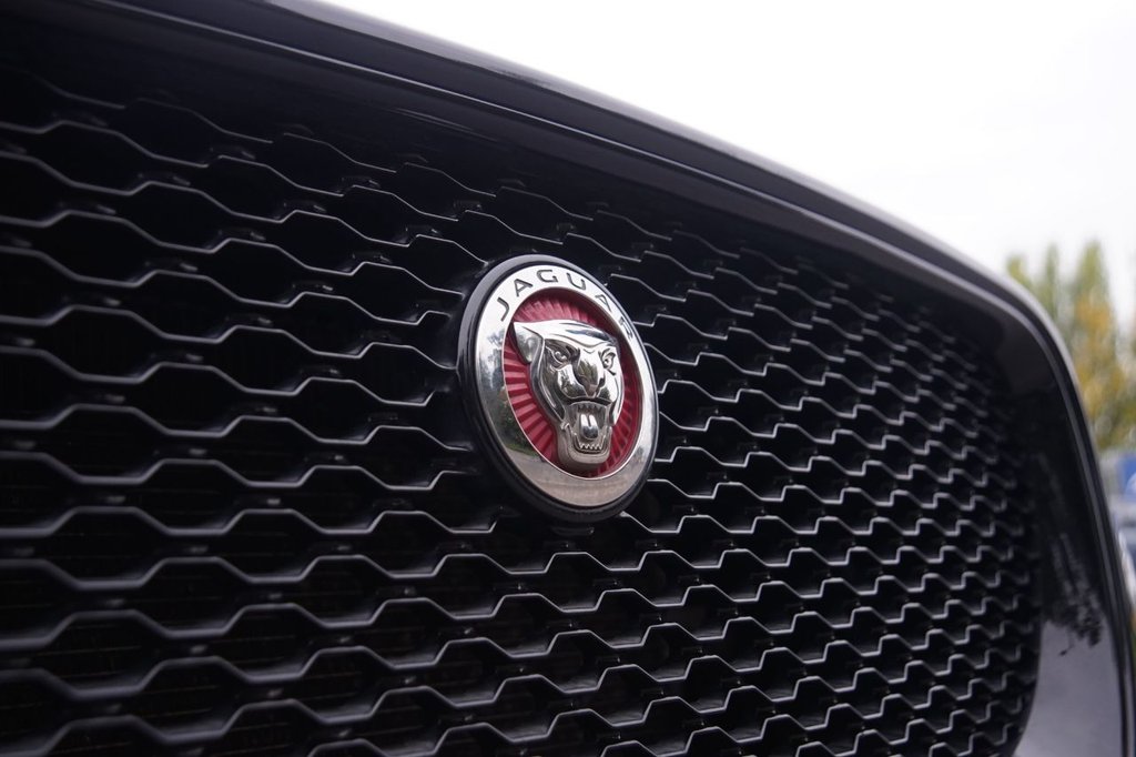 Used Jaguar F-Pace 2020 for sale - 76028896: Photo 31